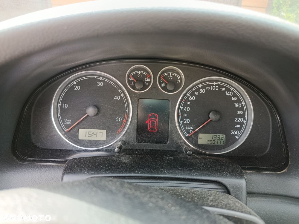 Volkswagen Passat - 8
