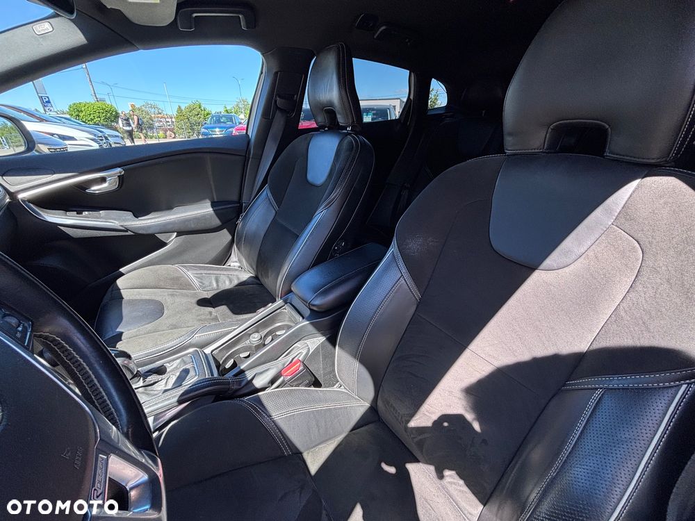 Volvo V40 D3 Geartronic RDesign - 22
