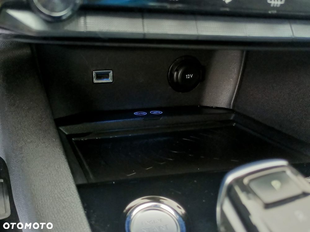 Peugeot 3008 PureTech 130 Stop & Start GPF EAT8 Allure Pack - 29