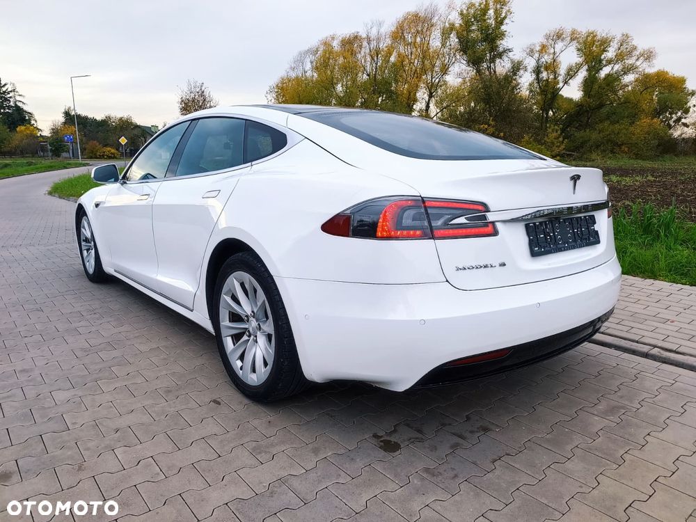 Tesla Model S Long Range Plus - 18