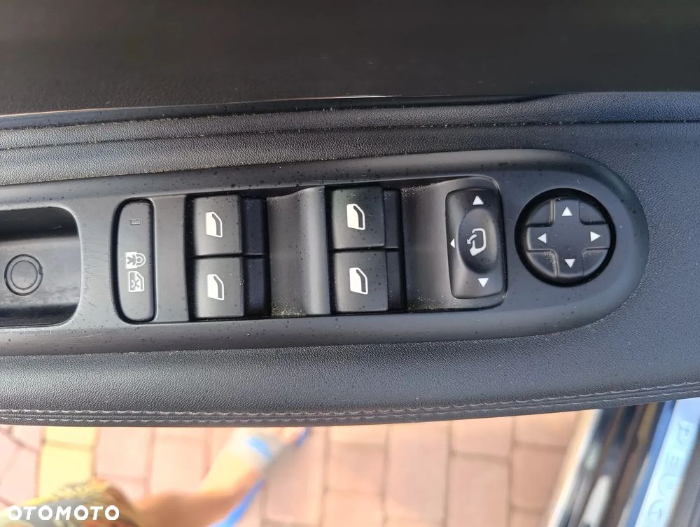 Peugeot 3008 1.6 THP Allure - 34