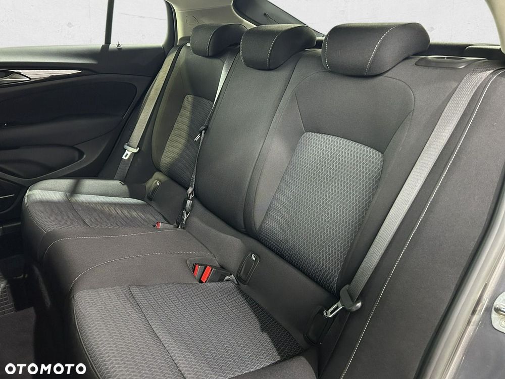 Opel Insignia - 23
