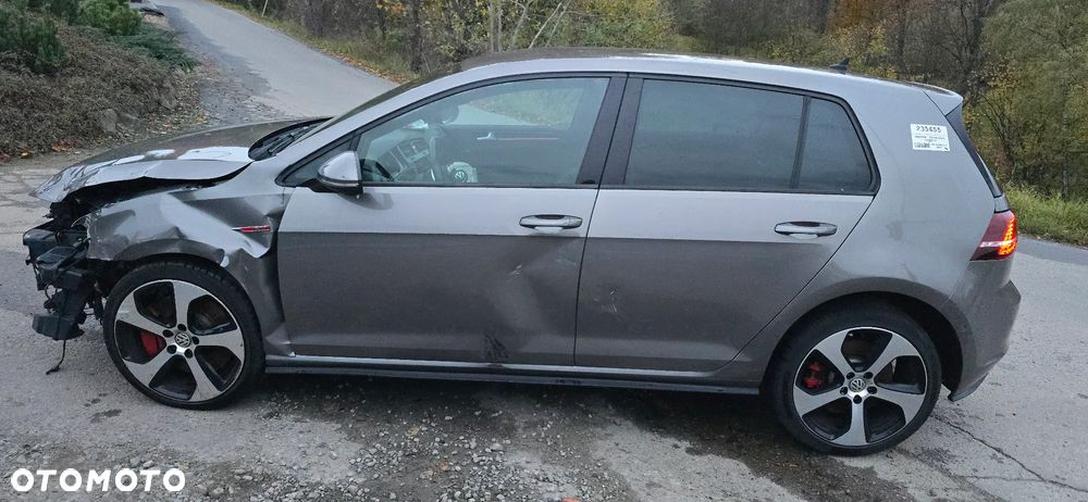 Volkswagen Golf GTI (BlueMotion Technology) DSG - 17