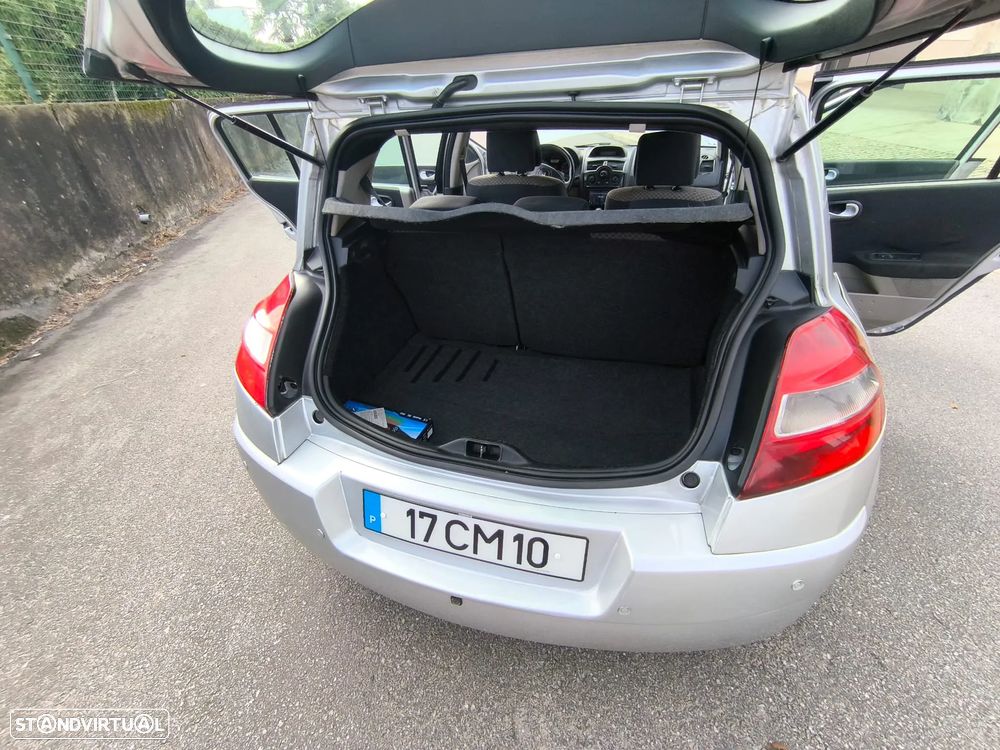 Renault Mégane 1.5 dCi Confort - 11