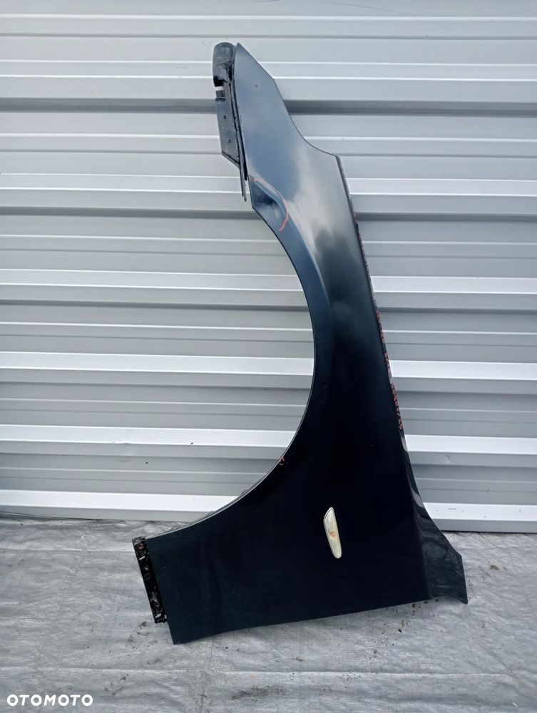 BMW E60 E61 BŁOTNIK  PLATINIUM GRAU  A68