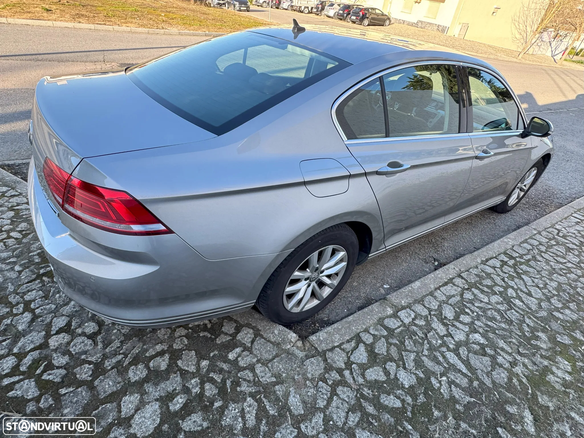 VW Passat 2.0 TDI Confortline - 4