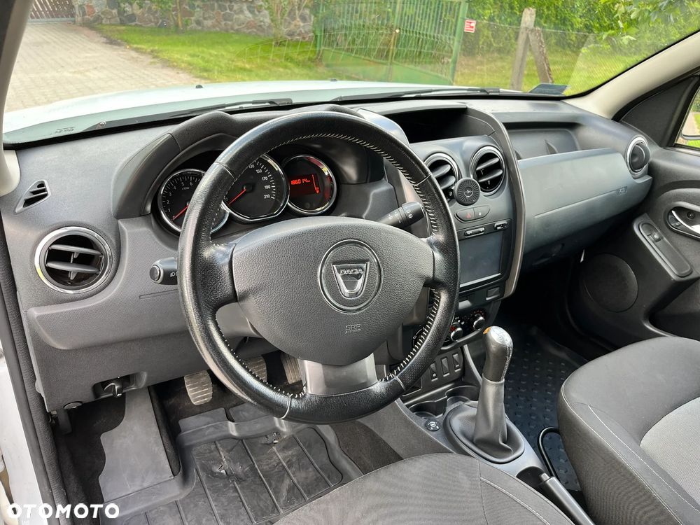 Dacia Duster 1.6 SCe Blackshadow S&S - 8