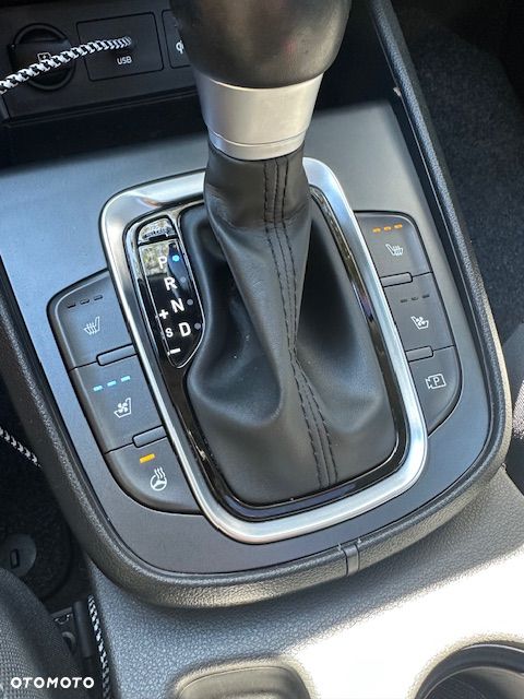 Hyundai Kona 1.6 GDI DCT Premium - 32