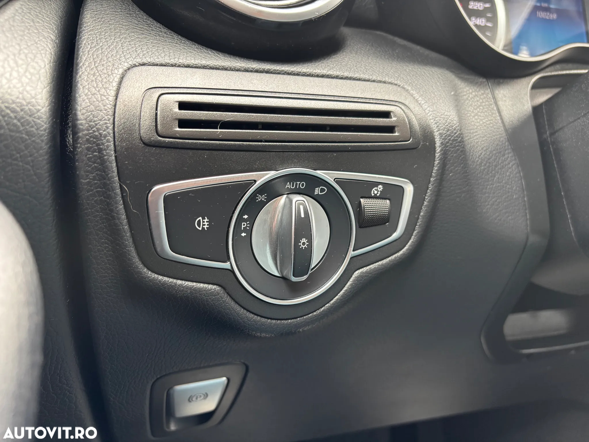 Mercedes-Benz GLC 220 d 4Matic 9G-TRONIC - 28