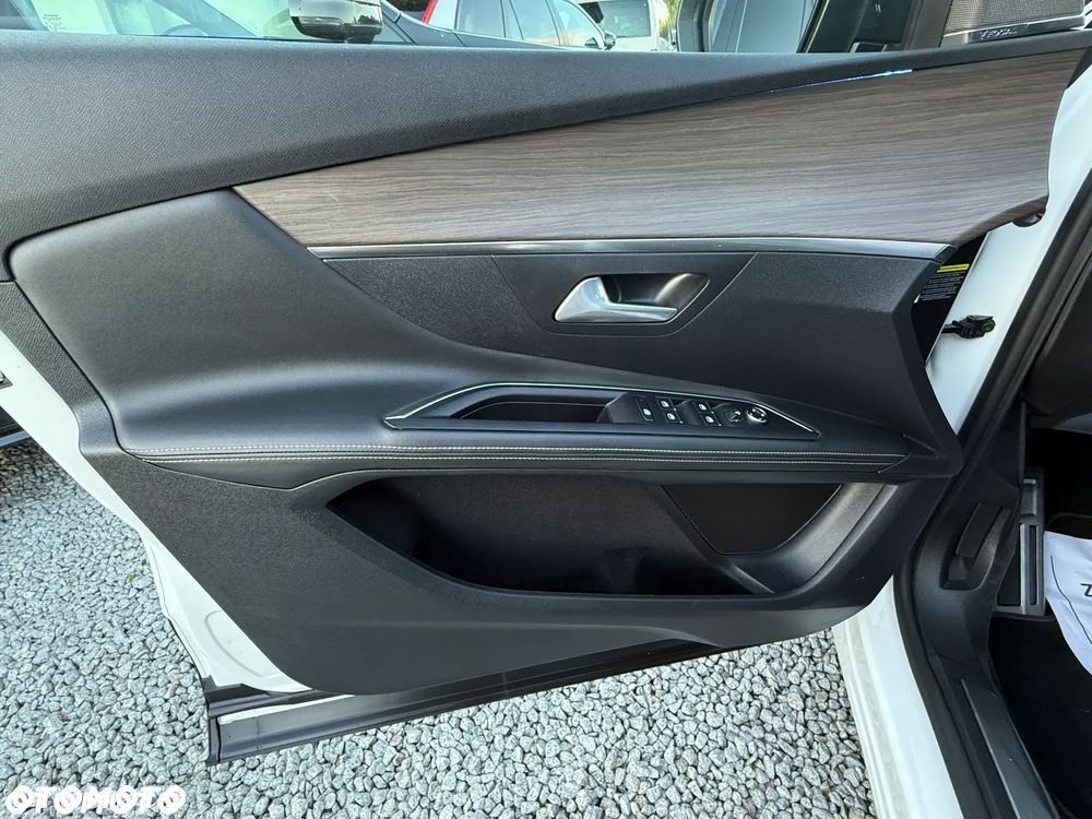 Peugeot 3008 Hybrid 225 e-EAT8 GT Pack - 25