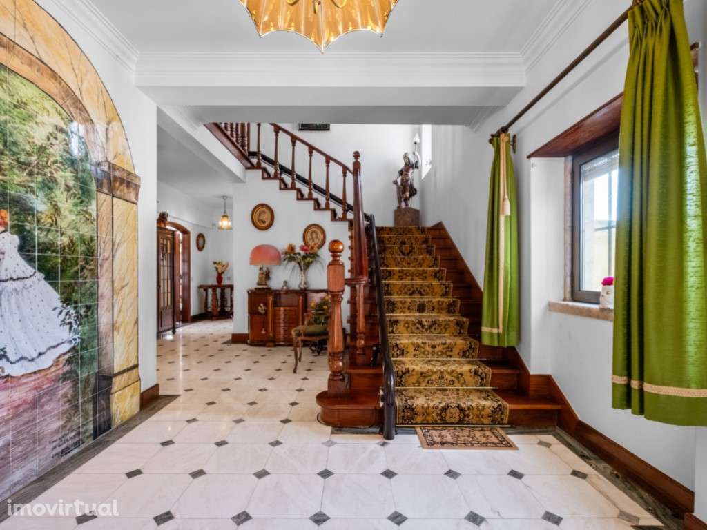 Moradia única e imponente com 640m2 a 10min da Praia do Magoito! - Grande imagem: 2/25