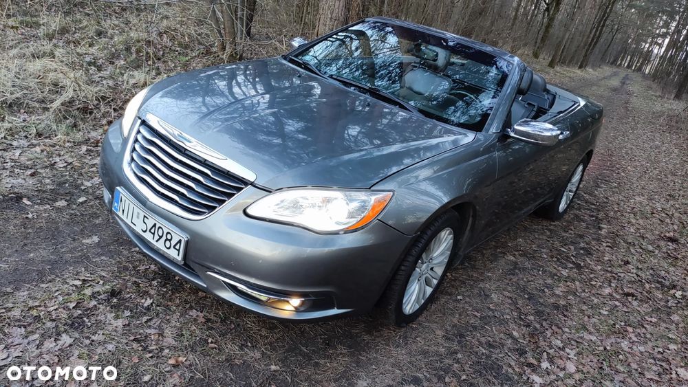 Chrysler 200 - 8