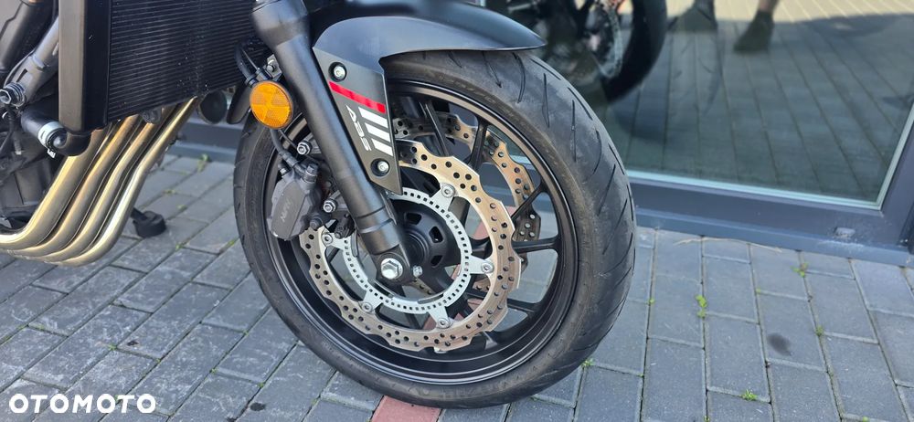 Honda CB - 8