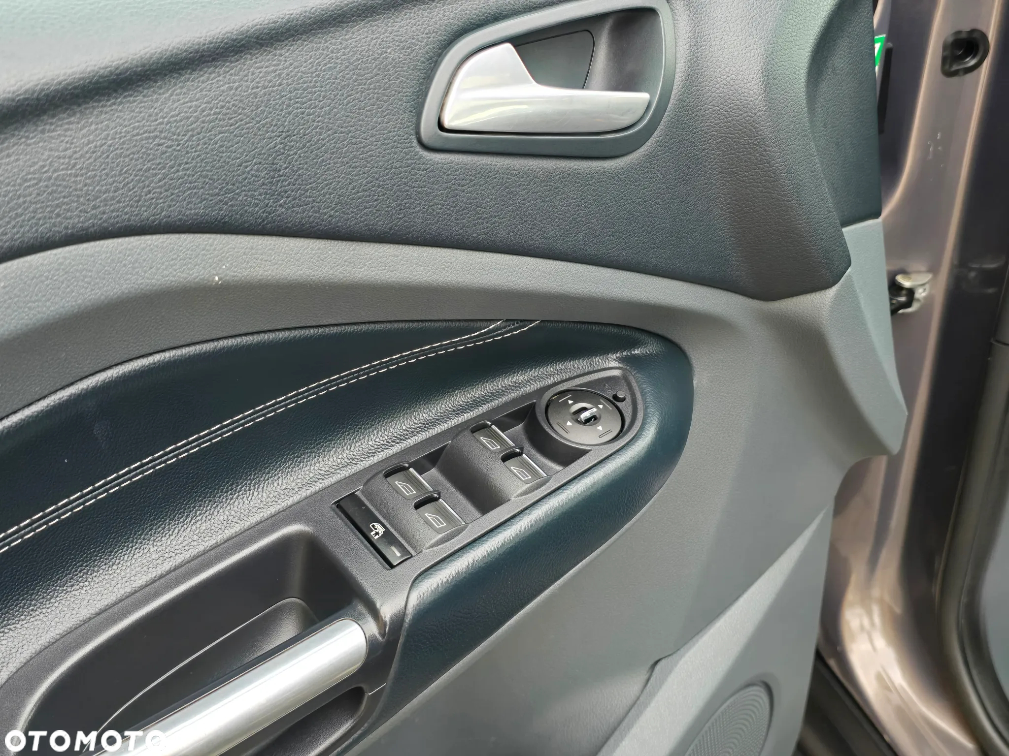 Ford C-MAX 2.0 TDCi Titanium - 26