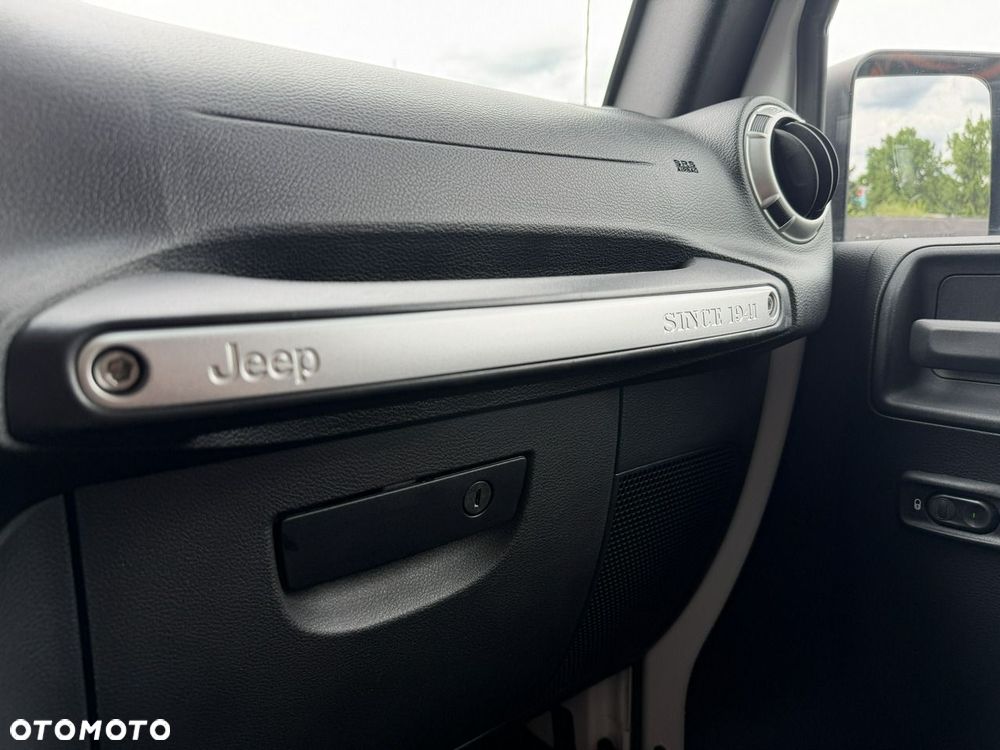 Jeep Wrangler 3.6 Sahara - 22