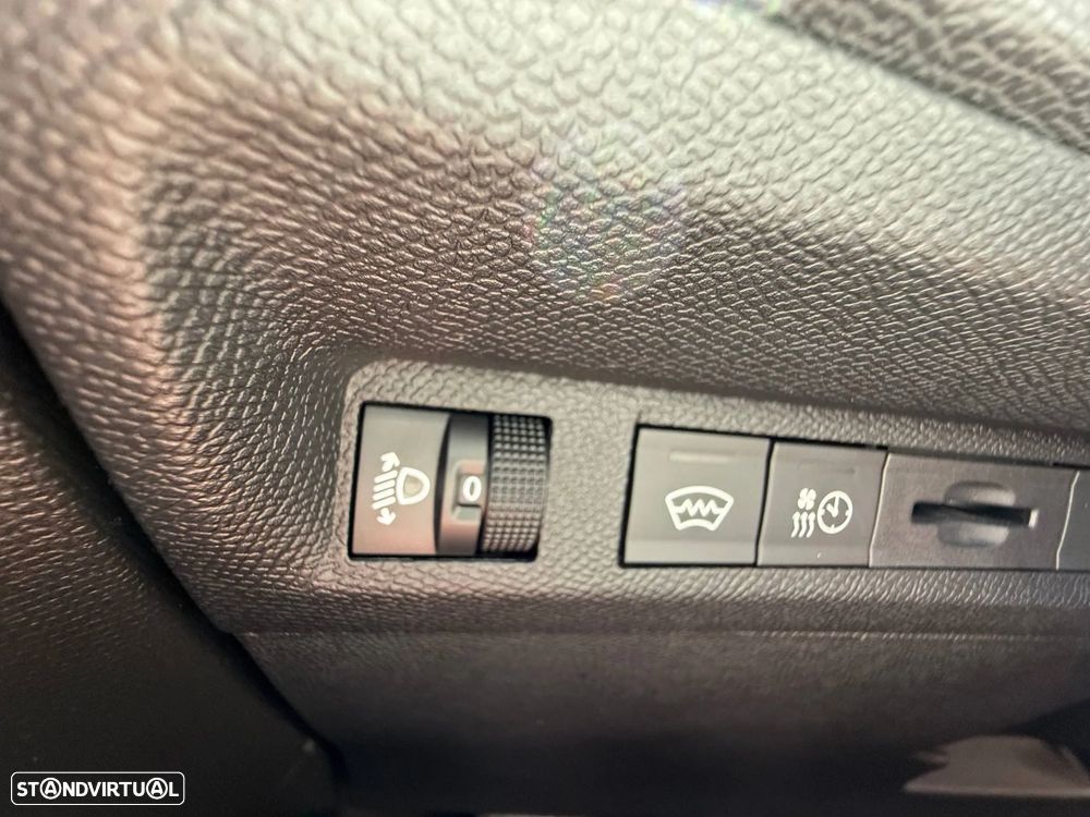 Peugeot e-308 54 kWh Allure - 26