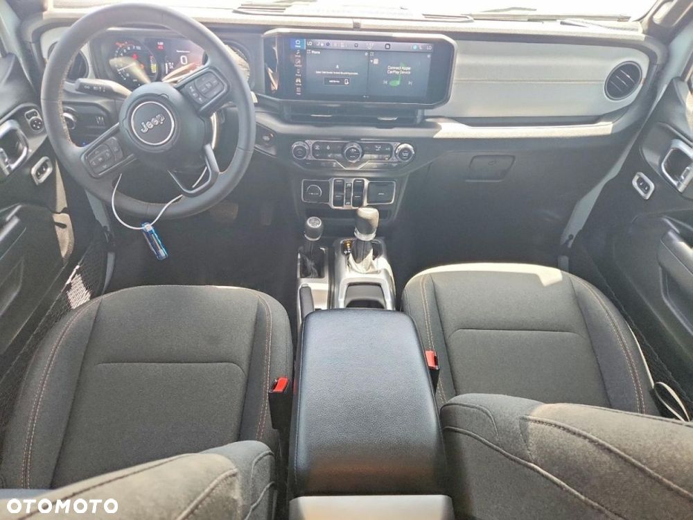 Jeep Wrangler - 8