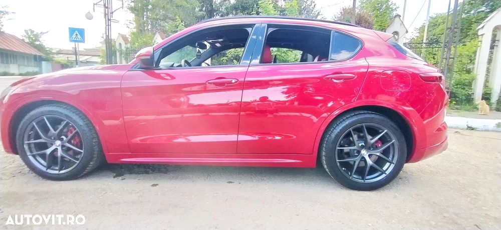 Alfa Romeo Stelvio 2.0 Turbo 16V AT8-Q4 Ti - 19