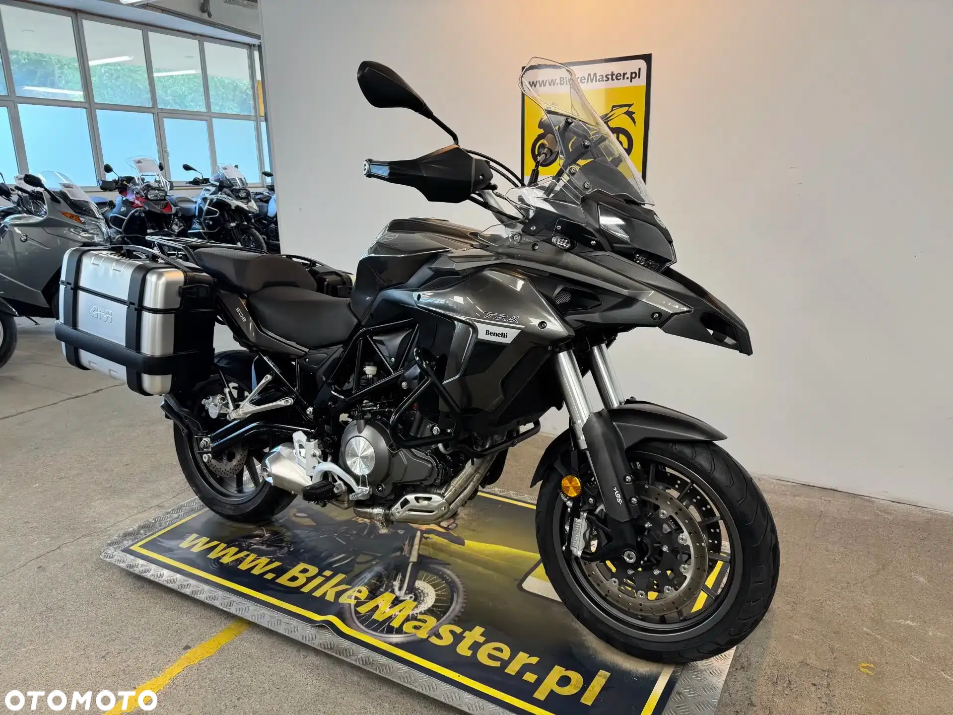 Benelli TRK 502 - 3