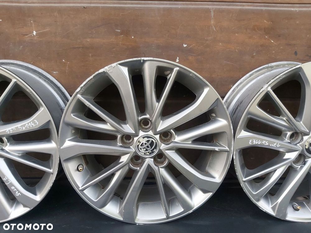 Toyota Yaris Cross Auris Corolla Avensis Alufelgi 17 5x114,3 7J et45 - 5