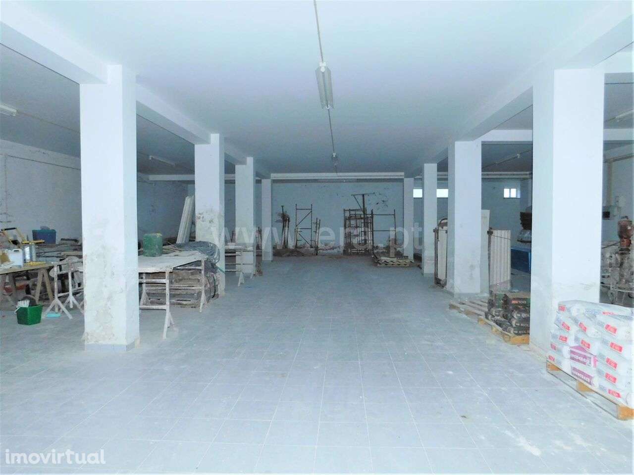 Garagem / Seia, Seia, São Romão e Lapa dos Dinheiros - Grande imagem: 2/3