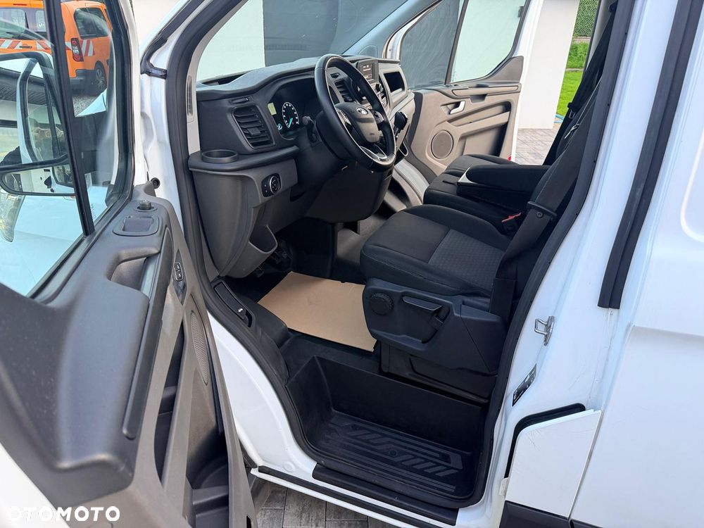 Ford Transit Custom - 13