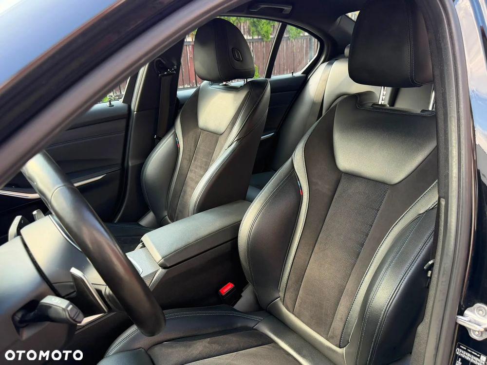 BMW Seria 3 330i xDrive M Sport sport - 19
