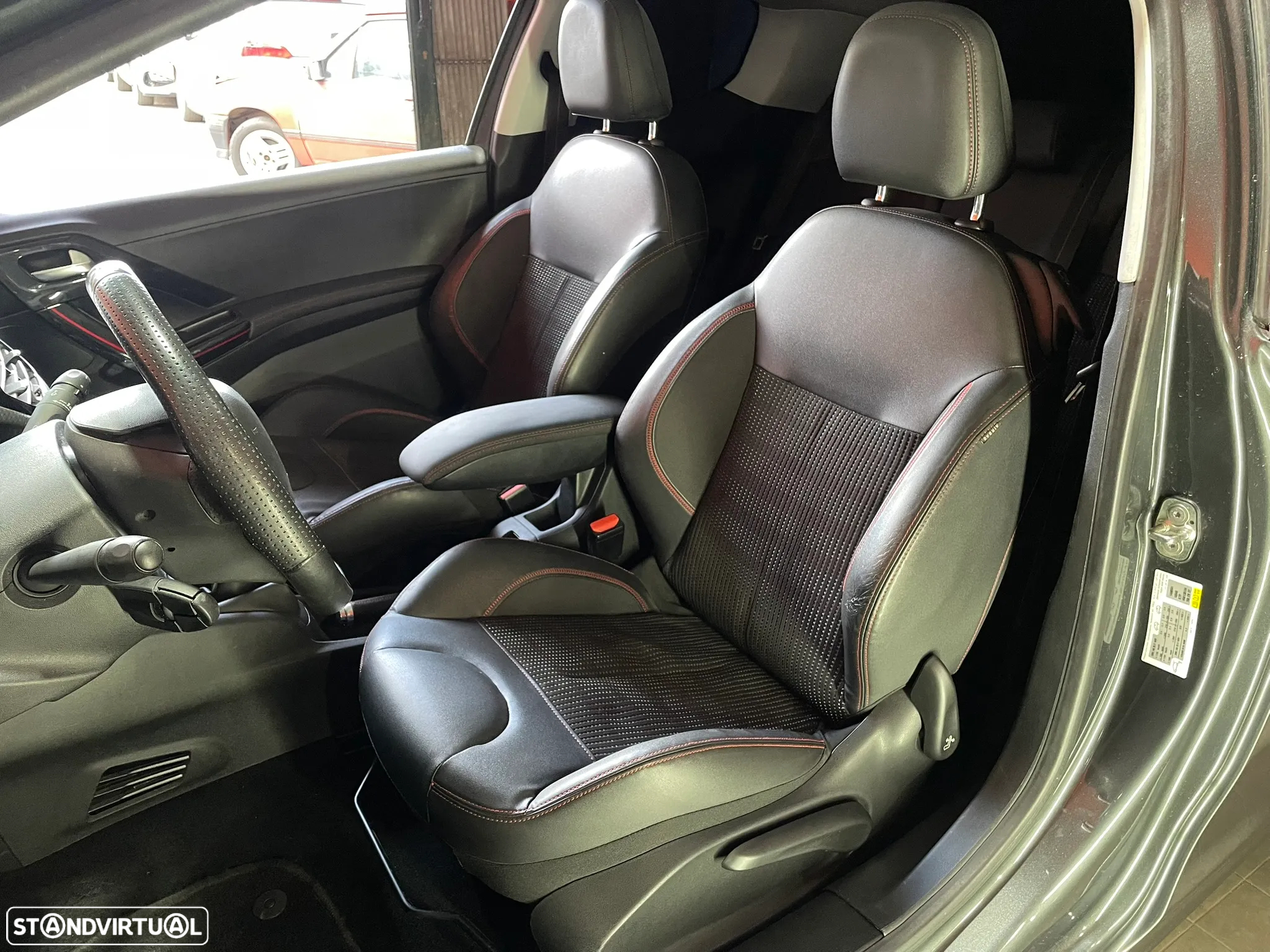 Peugeot 208 1.6 BlueHDi GT Line - 8