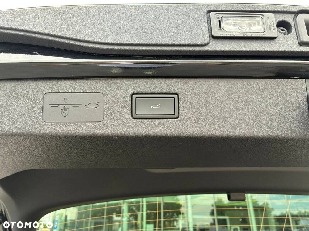 Volkswagen T-Roc - 31