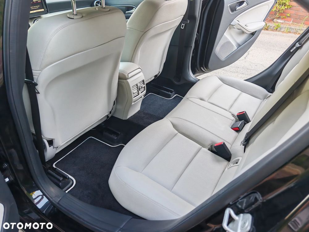Mercedes-Benz Klasa A 180 d 7G-DCT Urban - 21