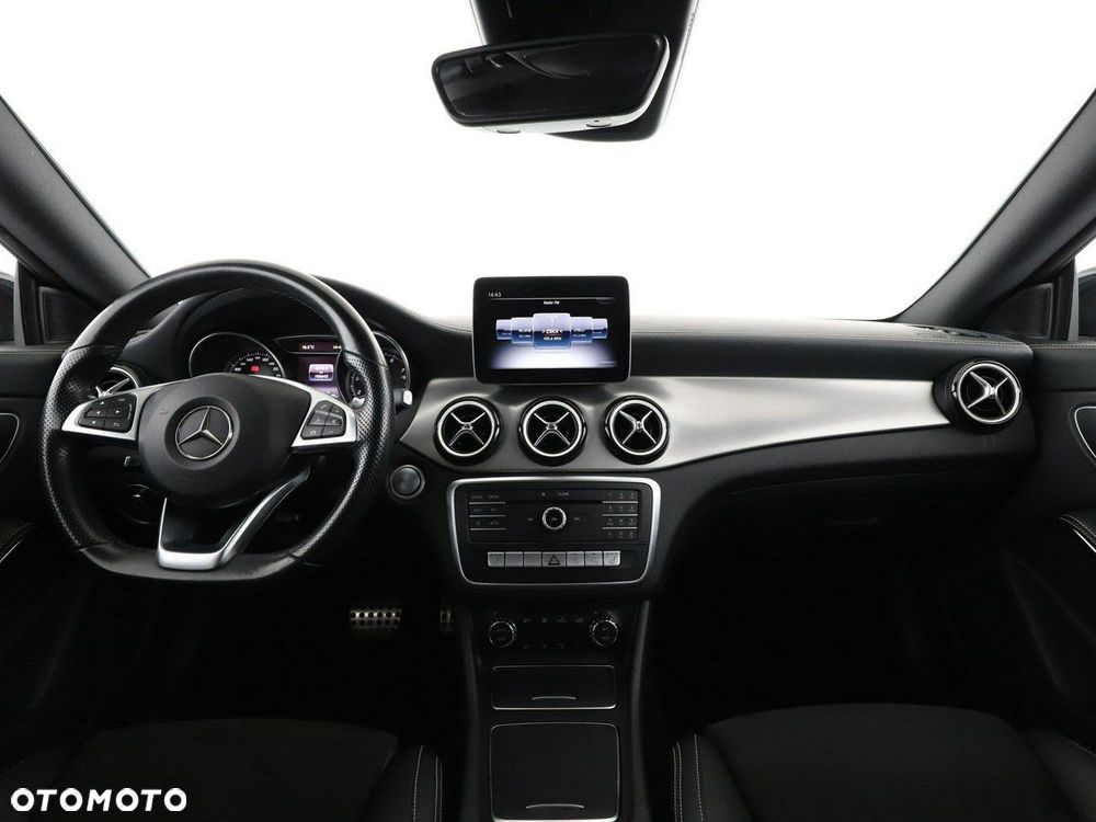Mercedes-Benz CLA 220 4Matic 7G-DCT AMG Line - 16