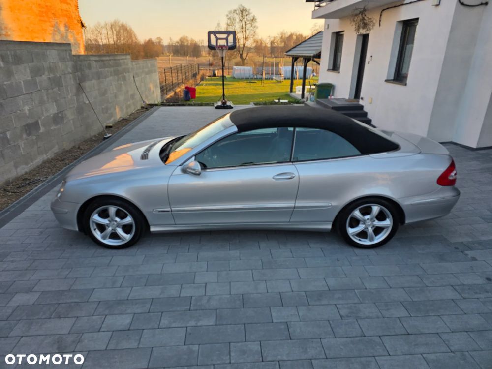 Mercedes-Benz CLK - 12