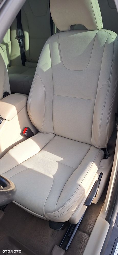 Volvo V60 D3 Momentum - 12