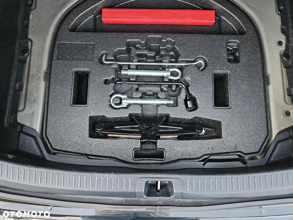 Toyota Corolla 1.8 Hybrid Comfort - 31
