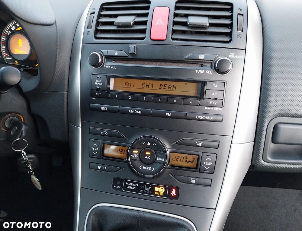 Toyota Auris 1.6 Executive - 24