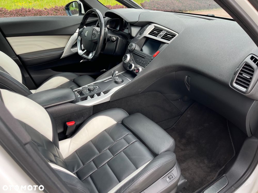 Citroën DS5 Hybrid4 EGS6 SportChic - 18