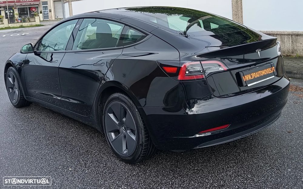 Tesla Model 3 Standard Range Plus RWD - 4