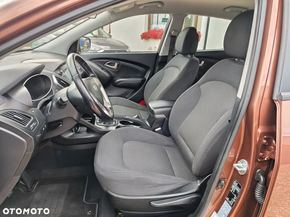 Hyundai ix35 blue 1.6 2WD Finale Silver - 8
