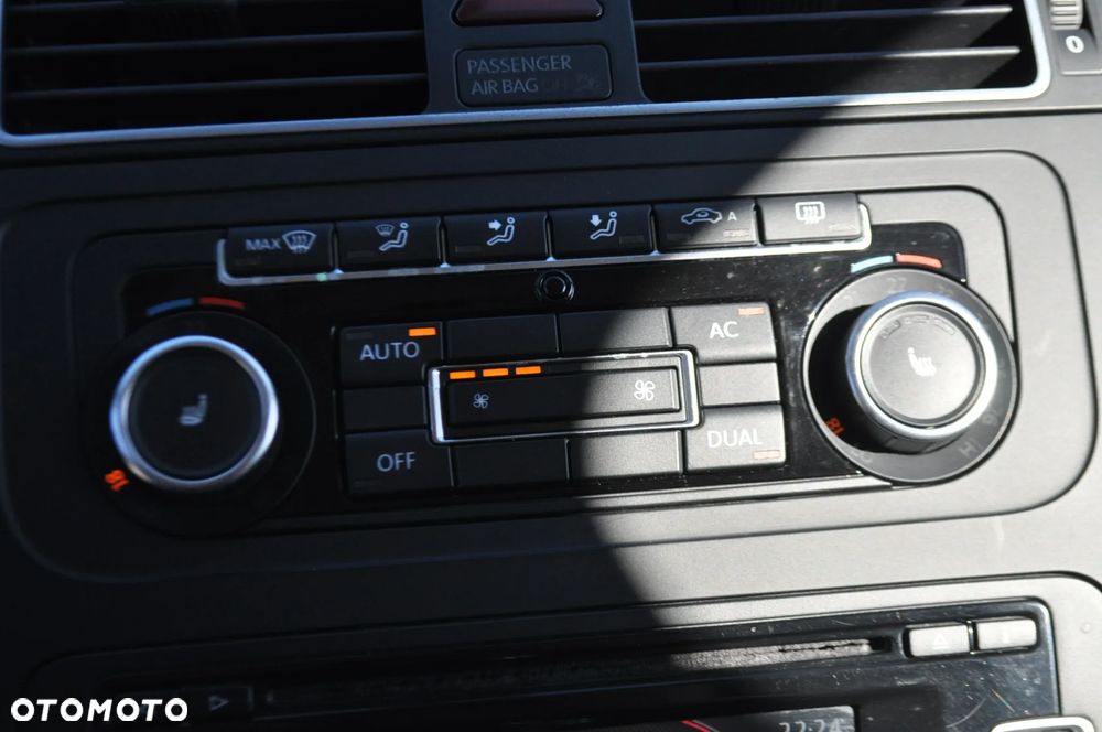 Volkswagen Touran 2.0 TDI DPF Comfortline - 20