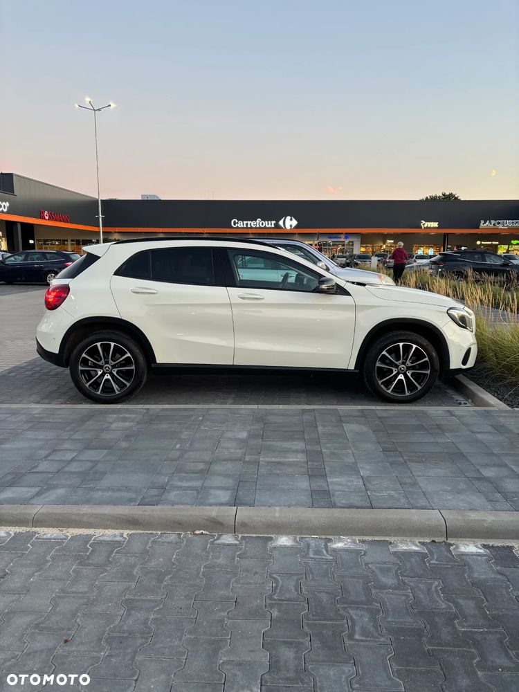 Mercedes-Benz GLA - 1