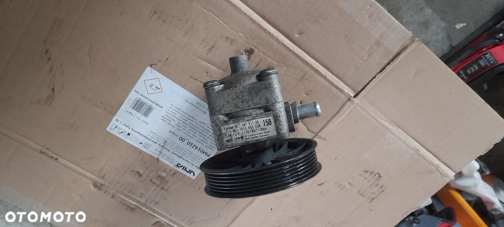 POMPA WSPOMAGANIA VOLVO V70 2.4 D5  nr 30741790 - 2