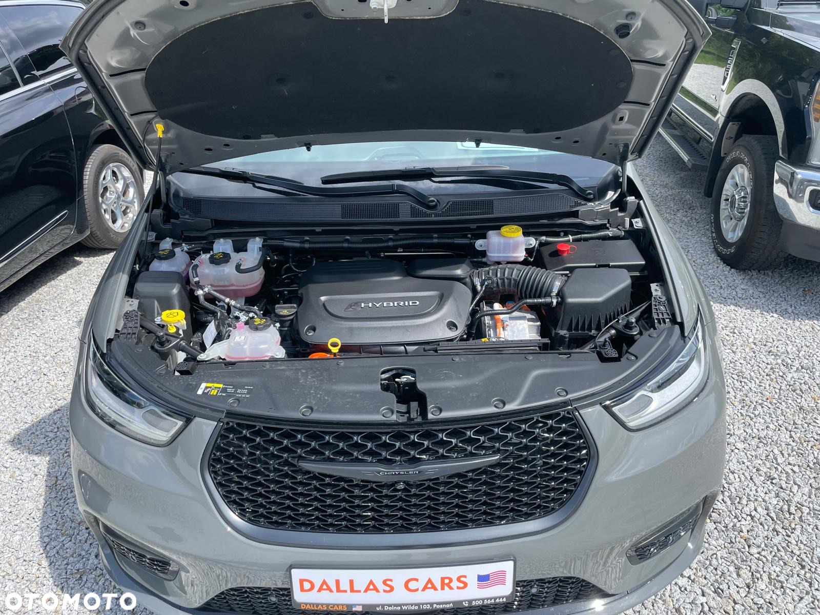 Chrysler Pacifica - 12