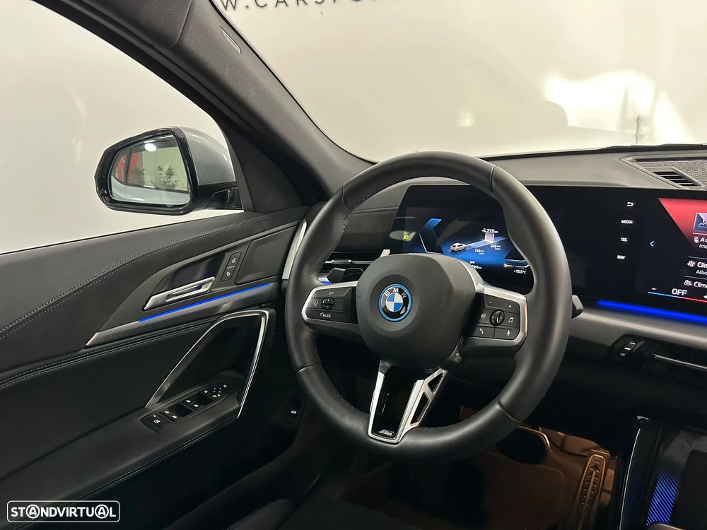 BMW iX2 eDrive20 Pack Desportivo M - 19