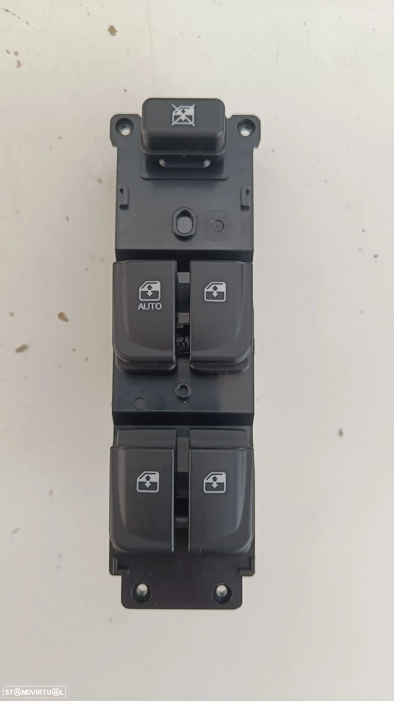 Botões comando interruptor vidros Hyundai I20 2008 a 2013(novos) - 1