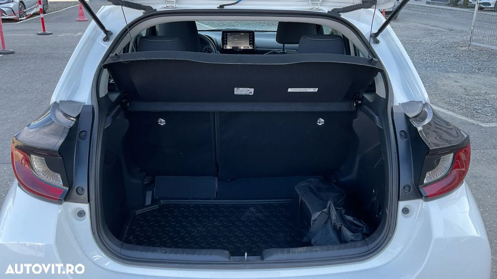 Toyota Yaris 1.5 L Dynamic - 10