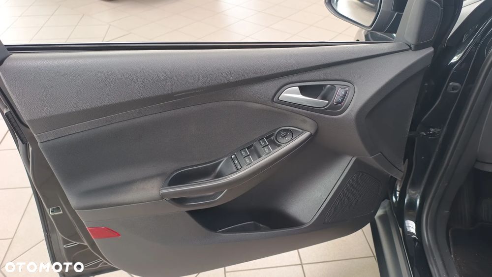 Ford Focus 1.5 EcoBoost Titanium ASS - 23