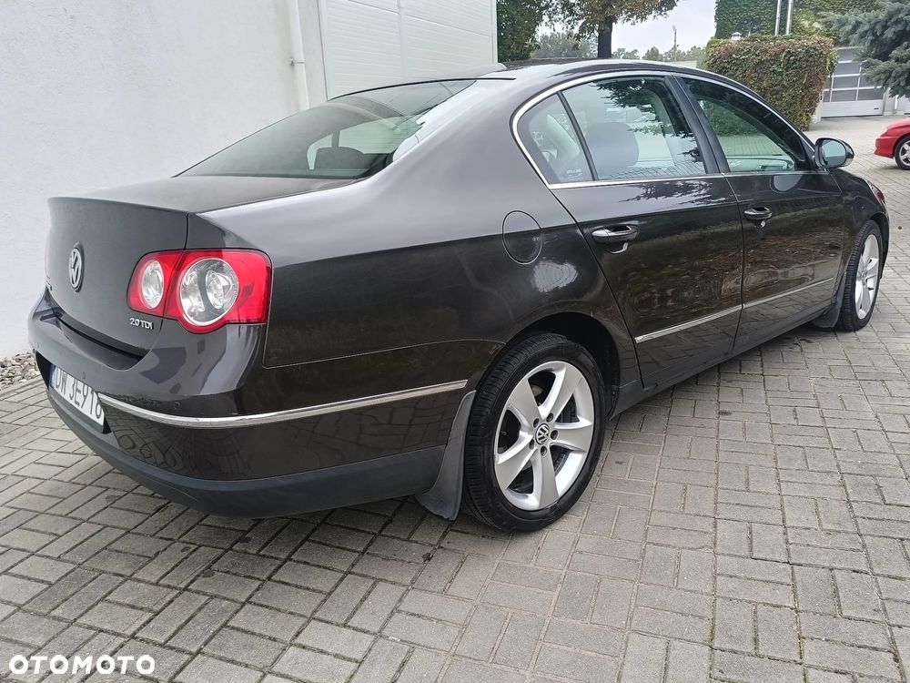 Volkswagen Passat 2.0 TDI Comfortline DSG - 13