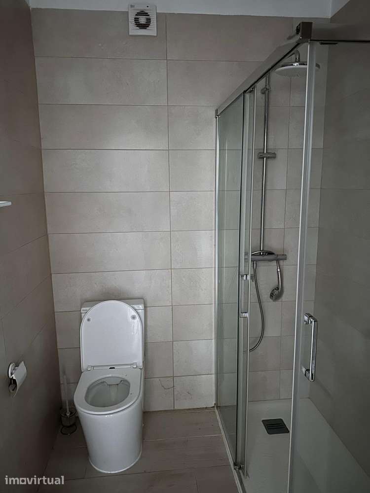 Apartamento T2 com cozinha equipada em Almada - Grande imagem: 5/6