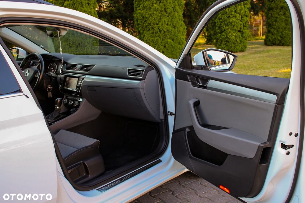 Skoda Superb 2.0 TDI DSG Style - 13