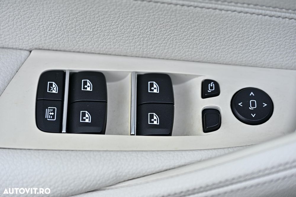 BMW Seria 5 530i xDrive AT - 22